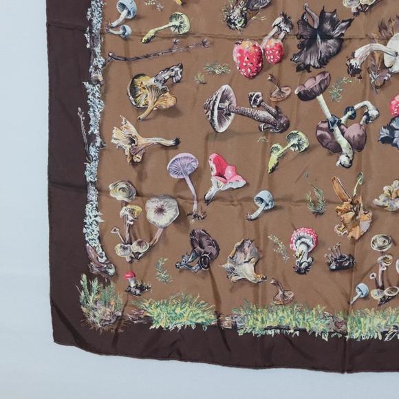 HERMES Carre 90 Scarf ""Champignons"" Silk Brown Auth BA1799 - Picture 8 of 13